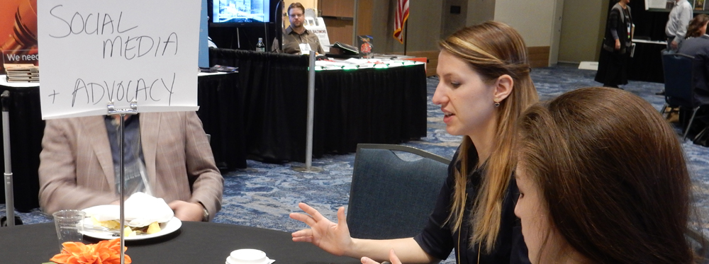 A group of MW17 conference goers talk about social media advocacy. 